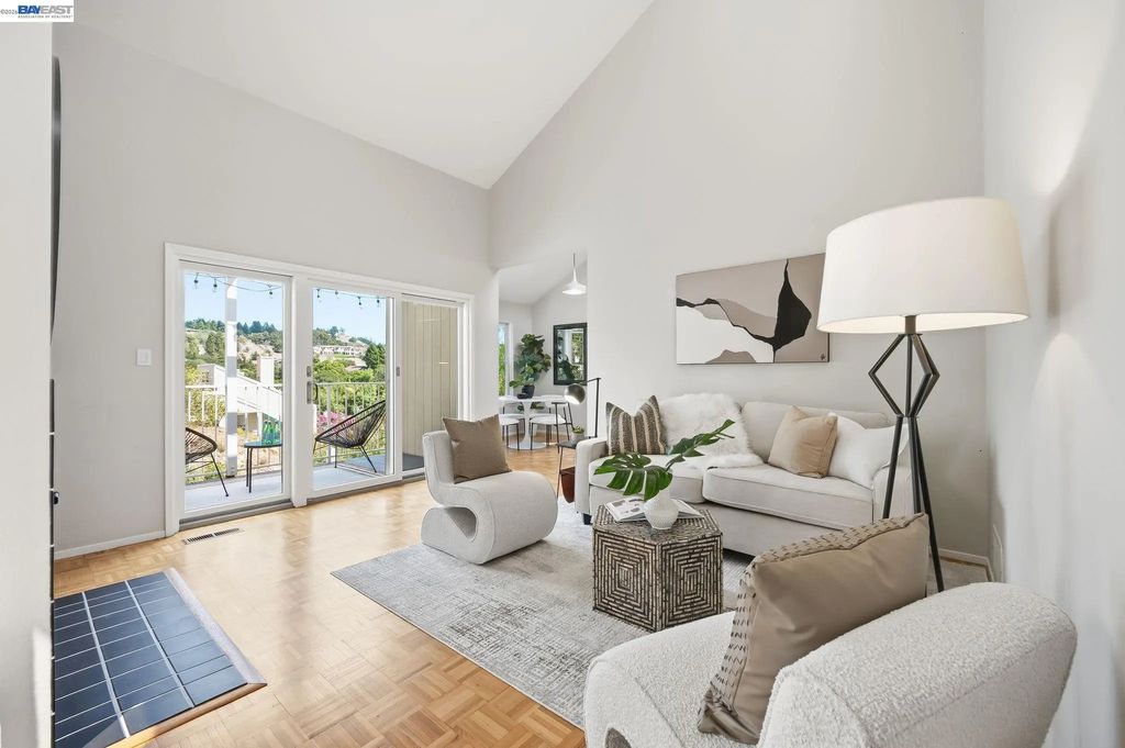 85 Samaria Ln, Oakland