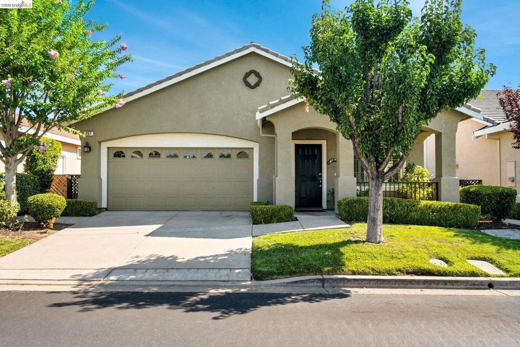 297 Baldwin Dr, Brentwood