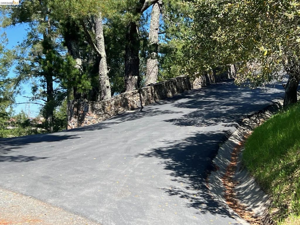 58 Zander Court, Orinda