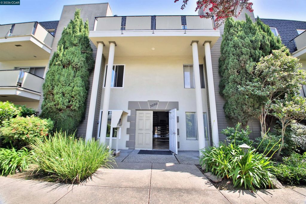 3090 Los Prados 24, San Mateo