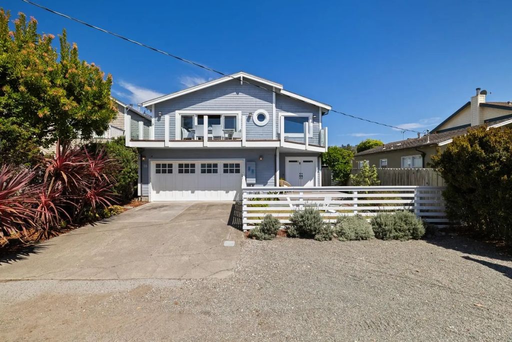 55 Alameda Avenue, Half Moon Bay