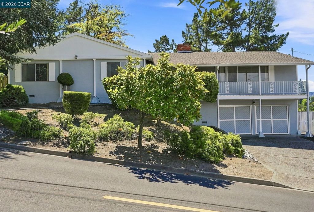 78 Muth Dr, Orinda