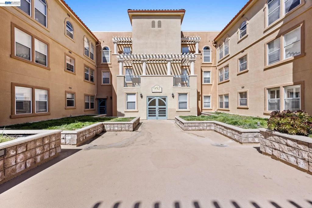 952 S 11th St 234, San Jose