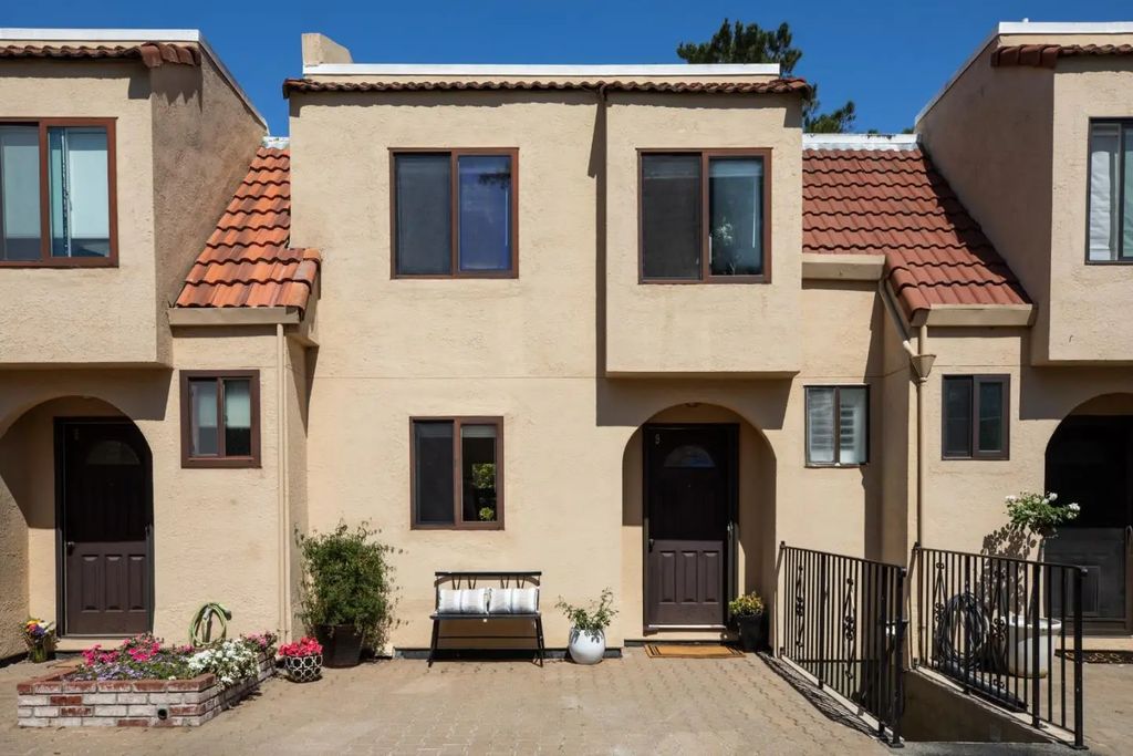 229 E Bellevue Avenue 9, San Mateo