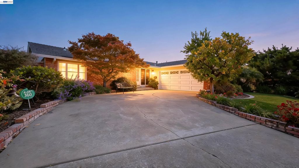 29940 Vanderbilt St, Hayward