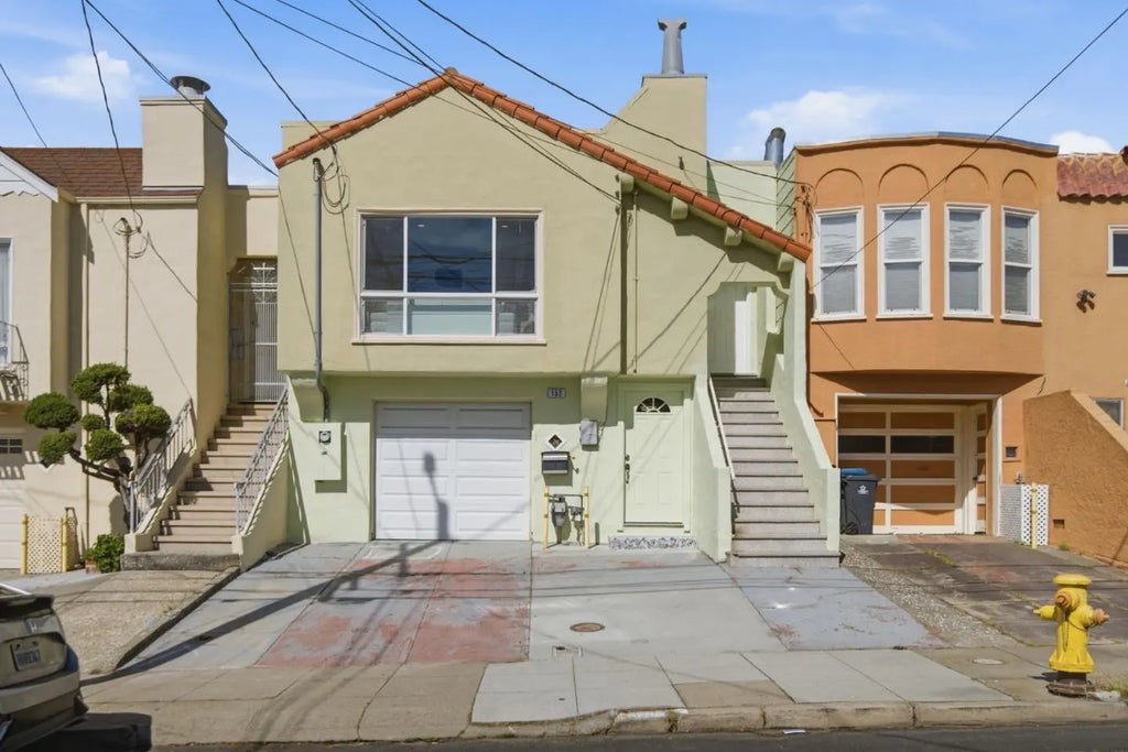 152 W Moltke Street, Daly City