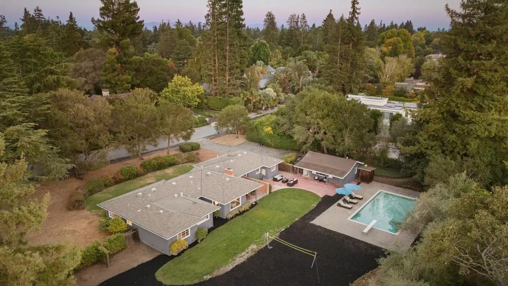 134 Hawthorne Drive, Atherton