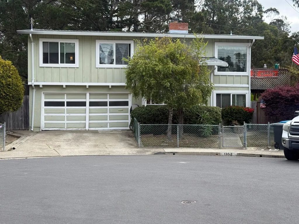 1352 Redwood Way, Pacifica