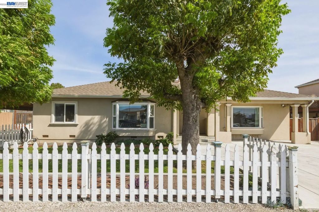 3454 Baumberg Ave, Hayward