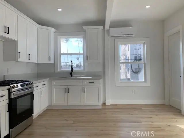 247 N New Hampshire, Los Angeles