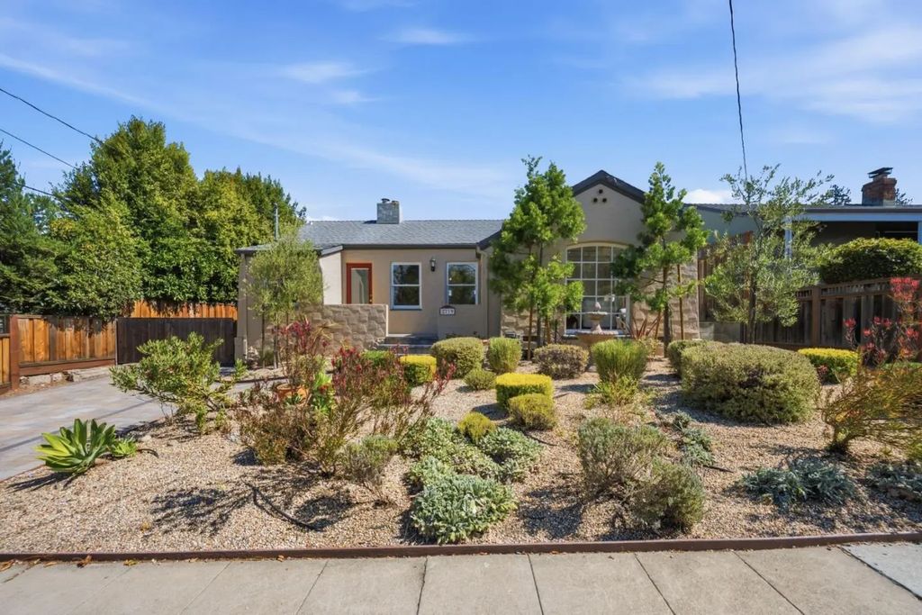 2719 Brewster Avenue, Redwood City