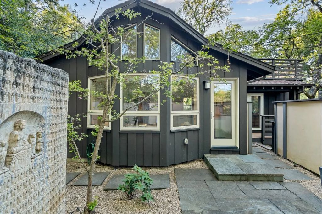 176 Los Trancos Circle, Portola Valley