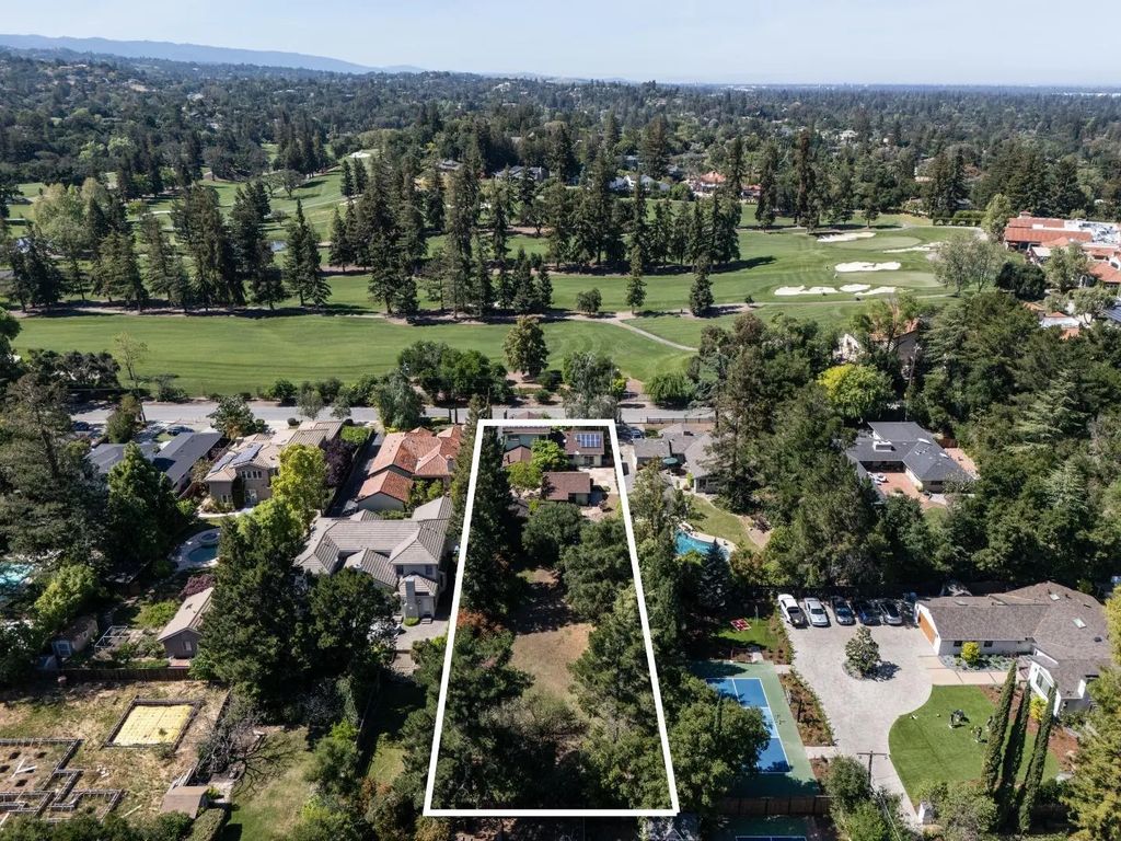 800 Loyola Drive, Los Altos