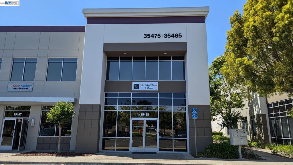 35465 Dumbarton Ct., Newark