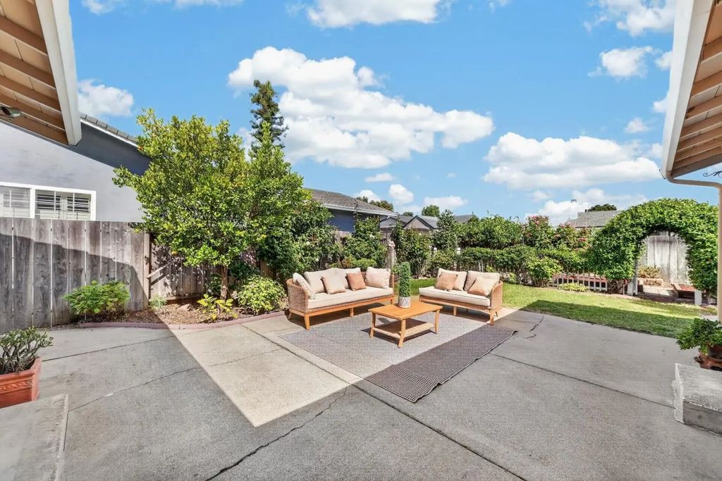 2589 Royal Ann Court, Union City