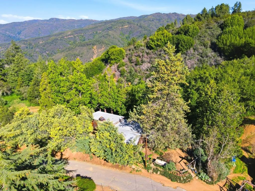 24733 Loma Prieta Avenue, Los Gatos