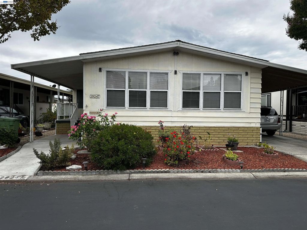 29247 Whalebone Way, Hayward