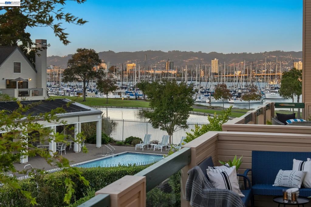 11 Regulus Ct, Alameda