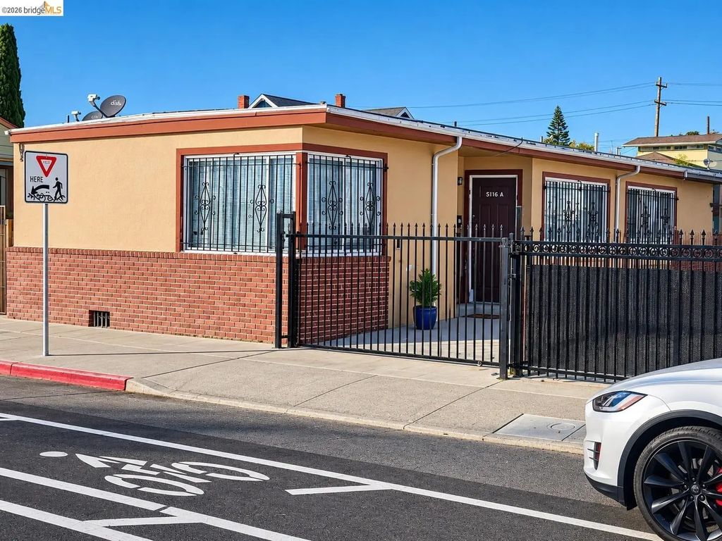 5116 Bancroft Avenue, Oakland
