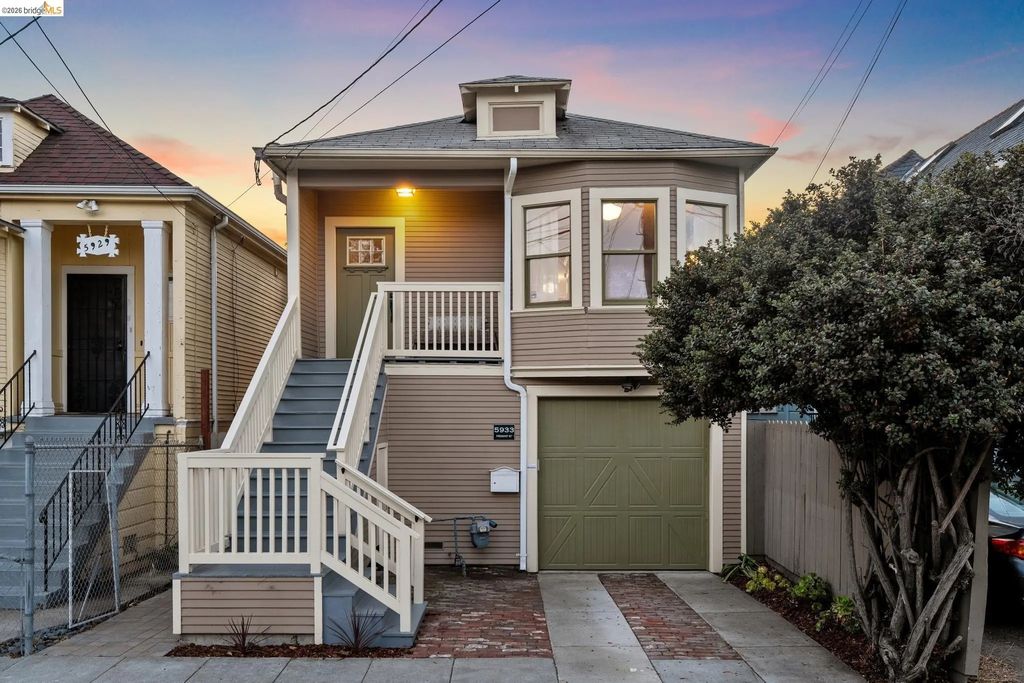 5933 Fremont St, Oakland