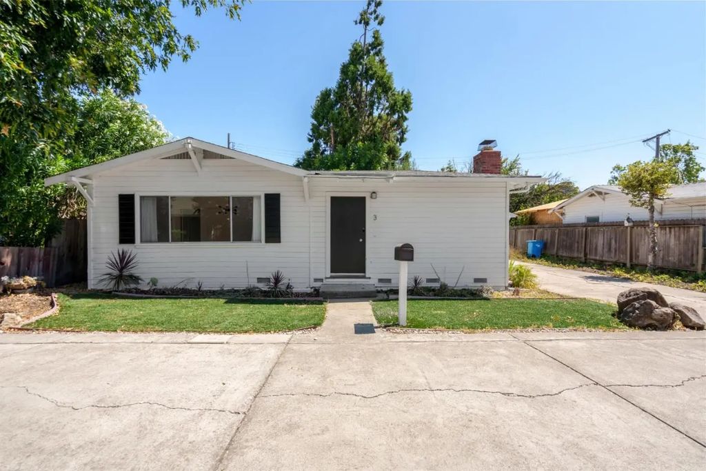 3 Vera Court, Redwood City
