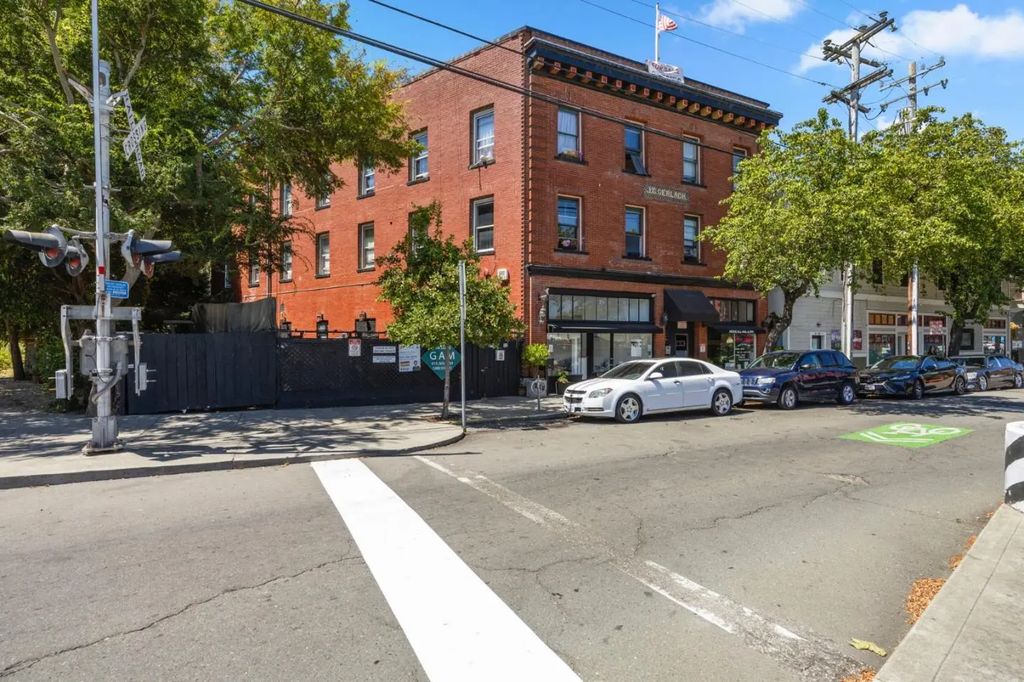 1 W Richmond Avenue, Richmond