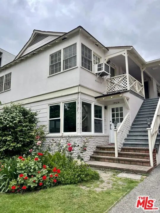 14516 Benefit Street, Sherman Oaks