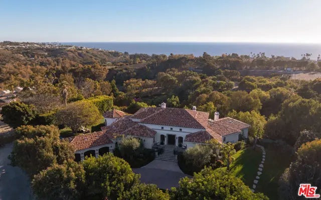 6110 Merritt Drive, Malibu