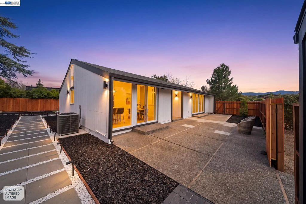447 Estado Way, Novato