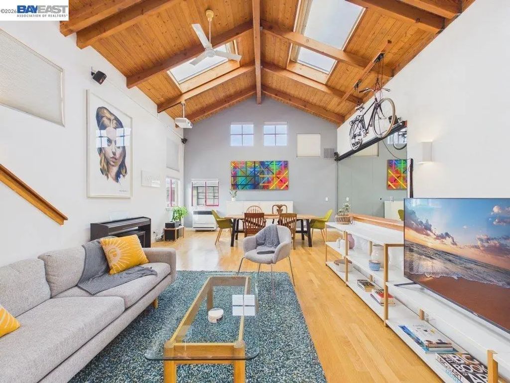 2932 Filbert St 2, Oakland