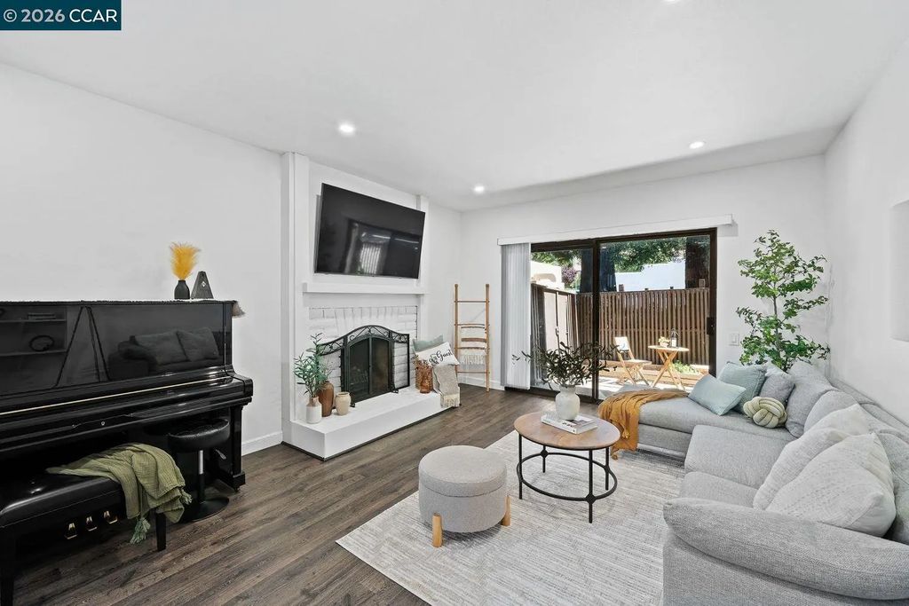 1476 Camino Peral C, Moraga