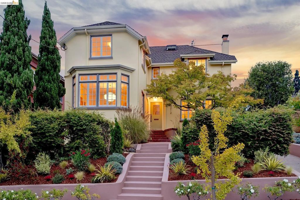 6212 Rockwell St, Oakland