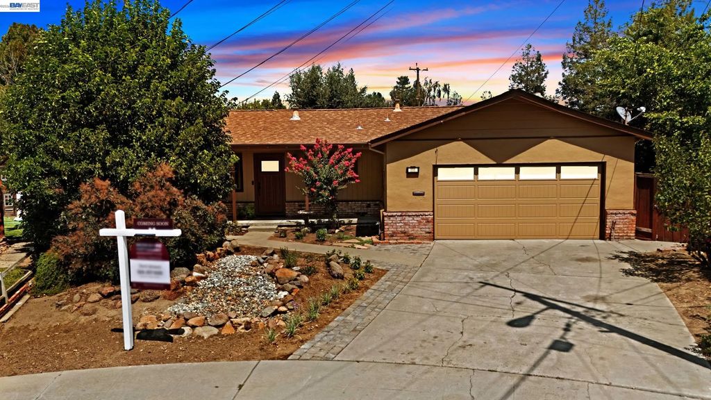 856 Adams Ave, Livermore