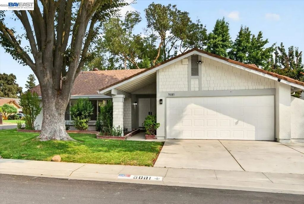 9081 Meadowdale Way, Elk Grove