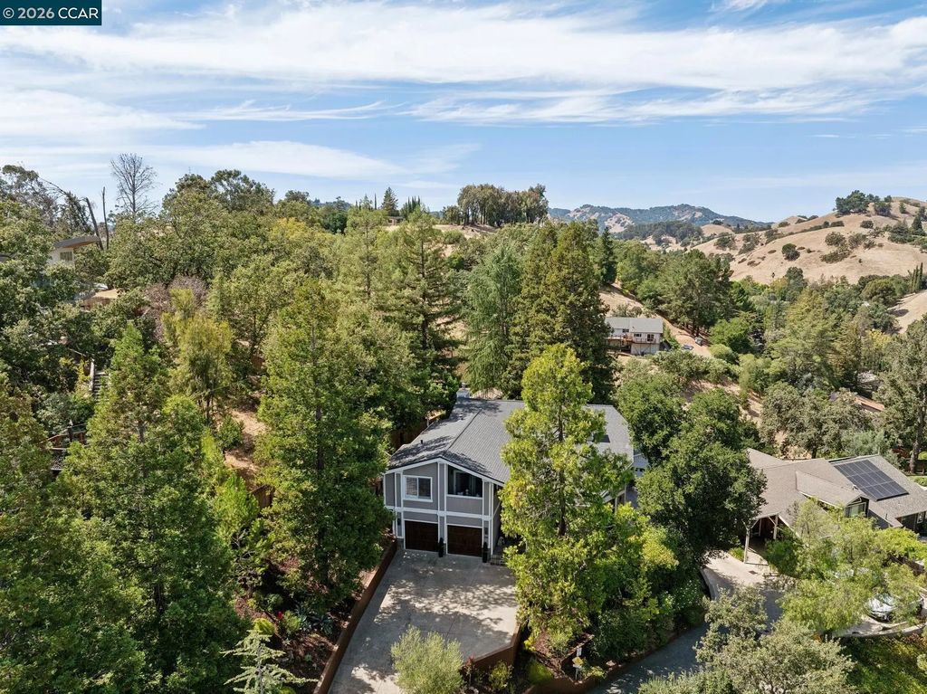 136 Hillcroft Way, Walnut Creek