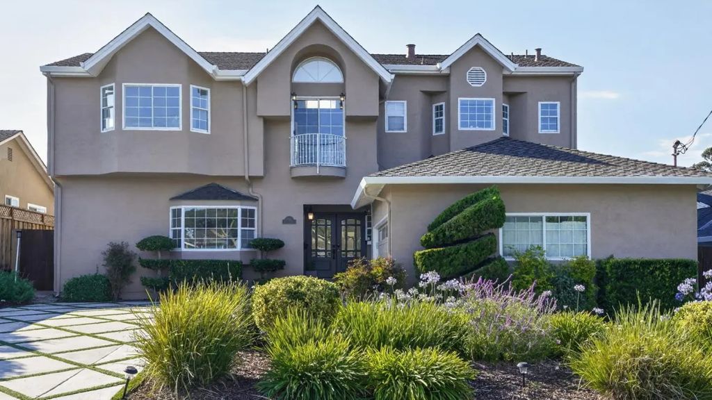 3307 Adelaide Way, Belmont