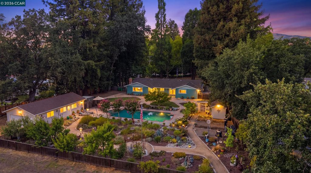 162 La Questa Dr, Danville