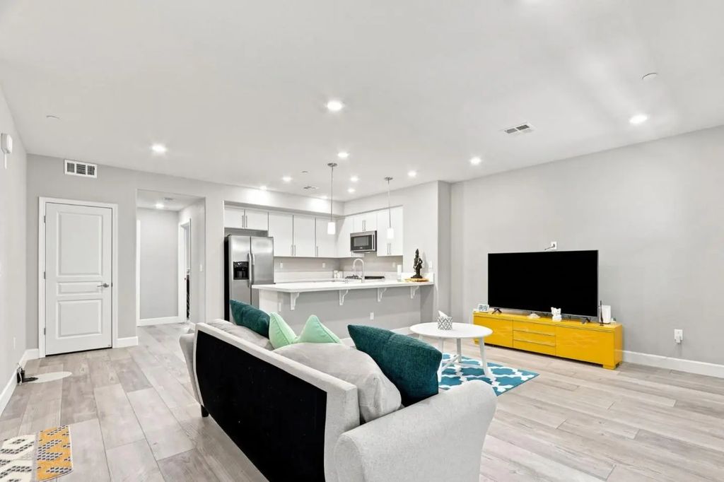 633 Clover Circle, Milpitas