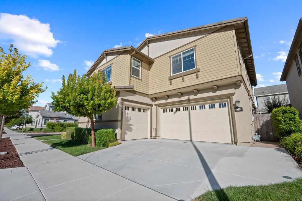 6752 Grasshopper Avenue, Newark