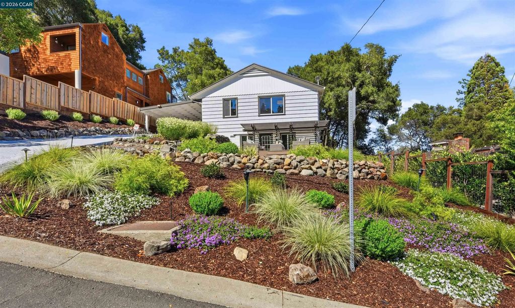 62 Claremont Ave, Orinda