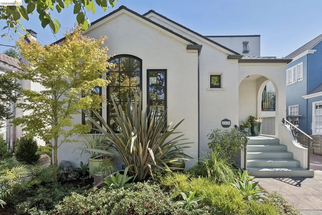 6628 Chabot Rd, Oakland