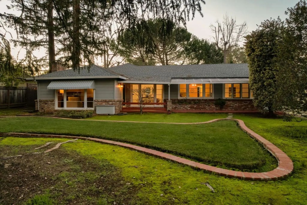 124 Osage Avenue, Los Altos