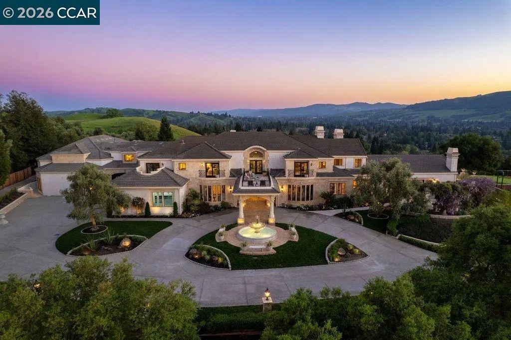 251 Santiago Ln, Danville