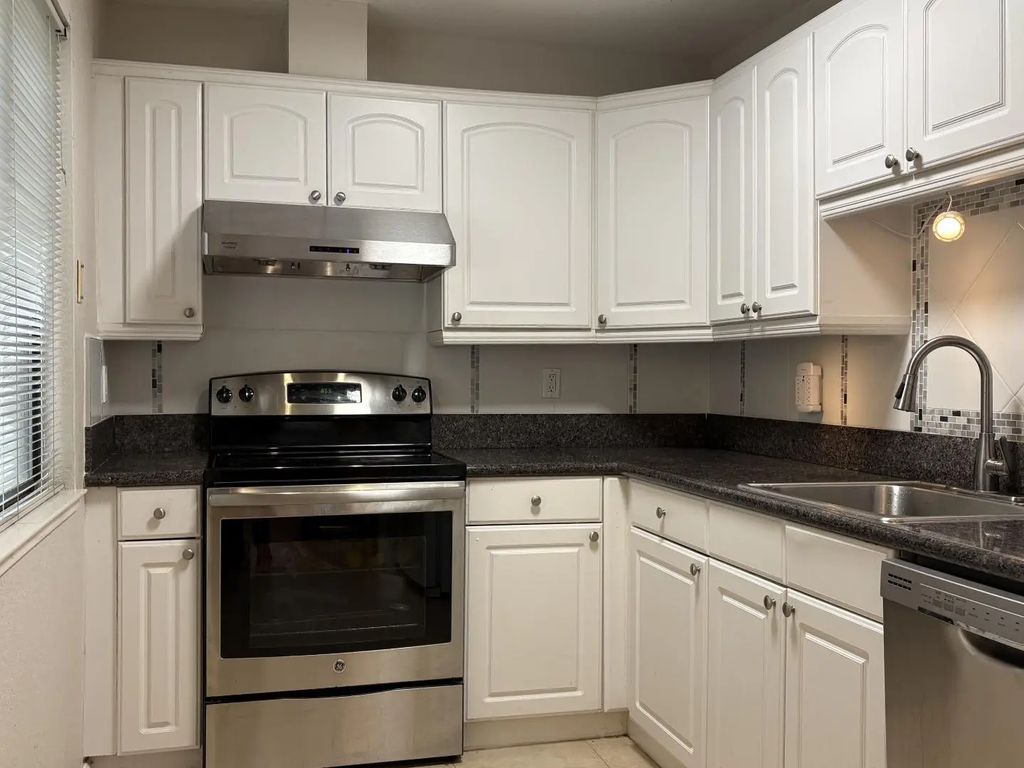 449 Alberto Way 131, Los Gatos