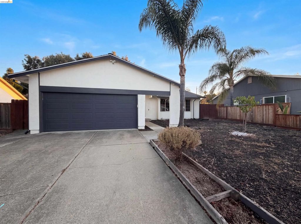 112 Aster Ct, Hercules