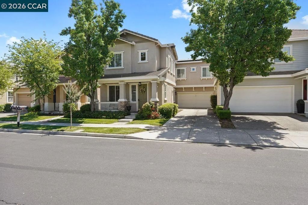 390 Black Rock St, Brentwood