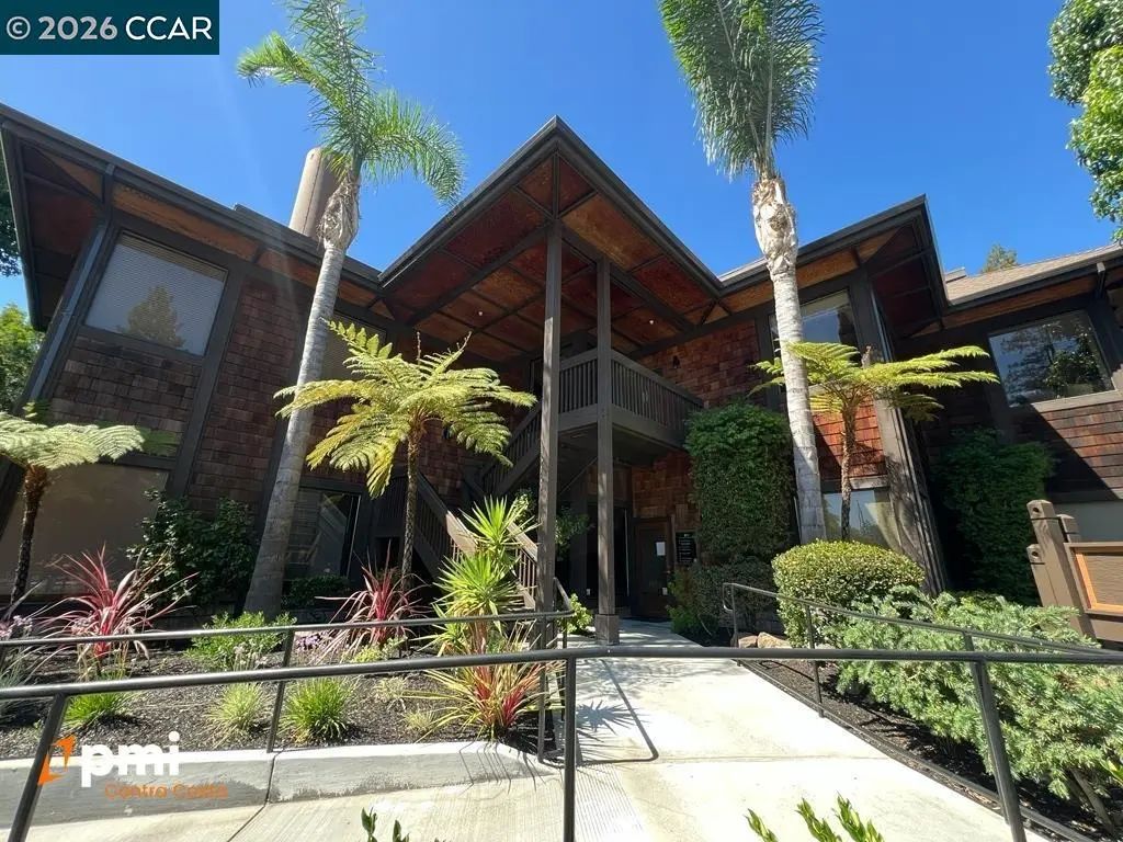 811 San Ramon Valley Blvd, Danville