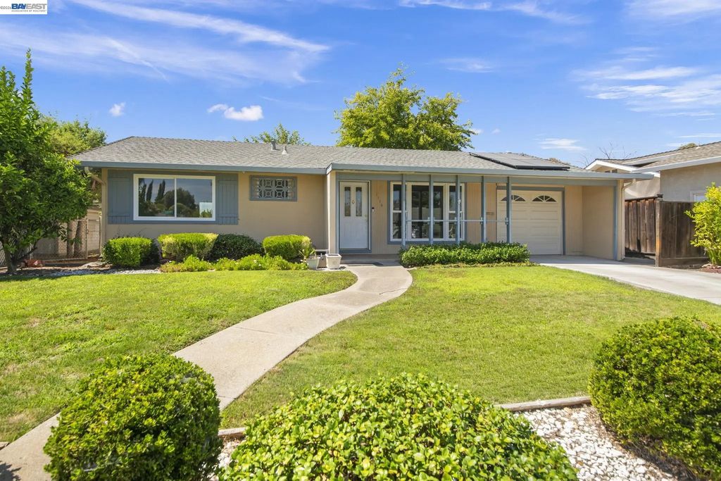 1116 Hollyhock St, Livermore