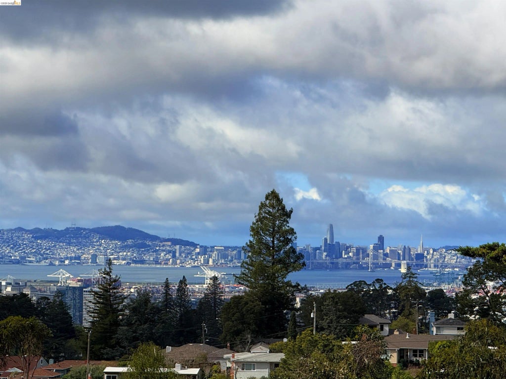 6051 Westover Dr, Oakland