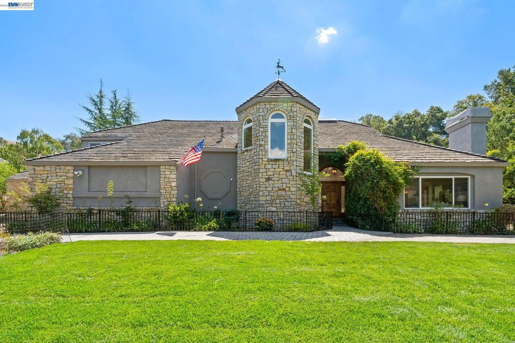 190 Silver Pine Ln, Danville